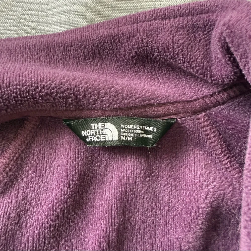 The North Face Women's Chest Logo Purple Zip Up Jacket Size M